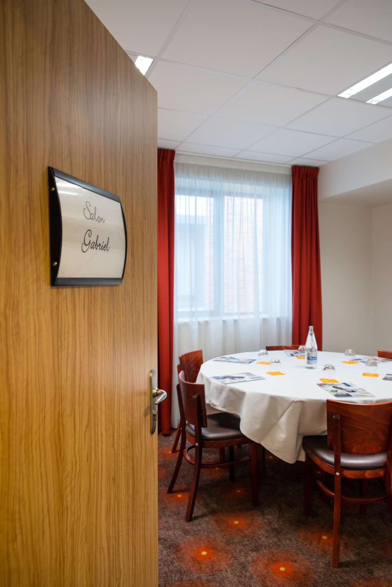 Brit Hotel Rennes St Gregoire - Le Villeneuve Saint-Gregoire  Bagian luar foto