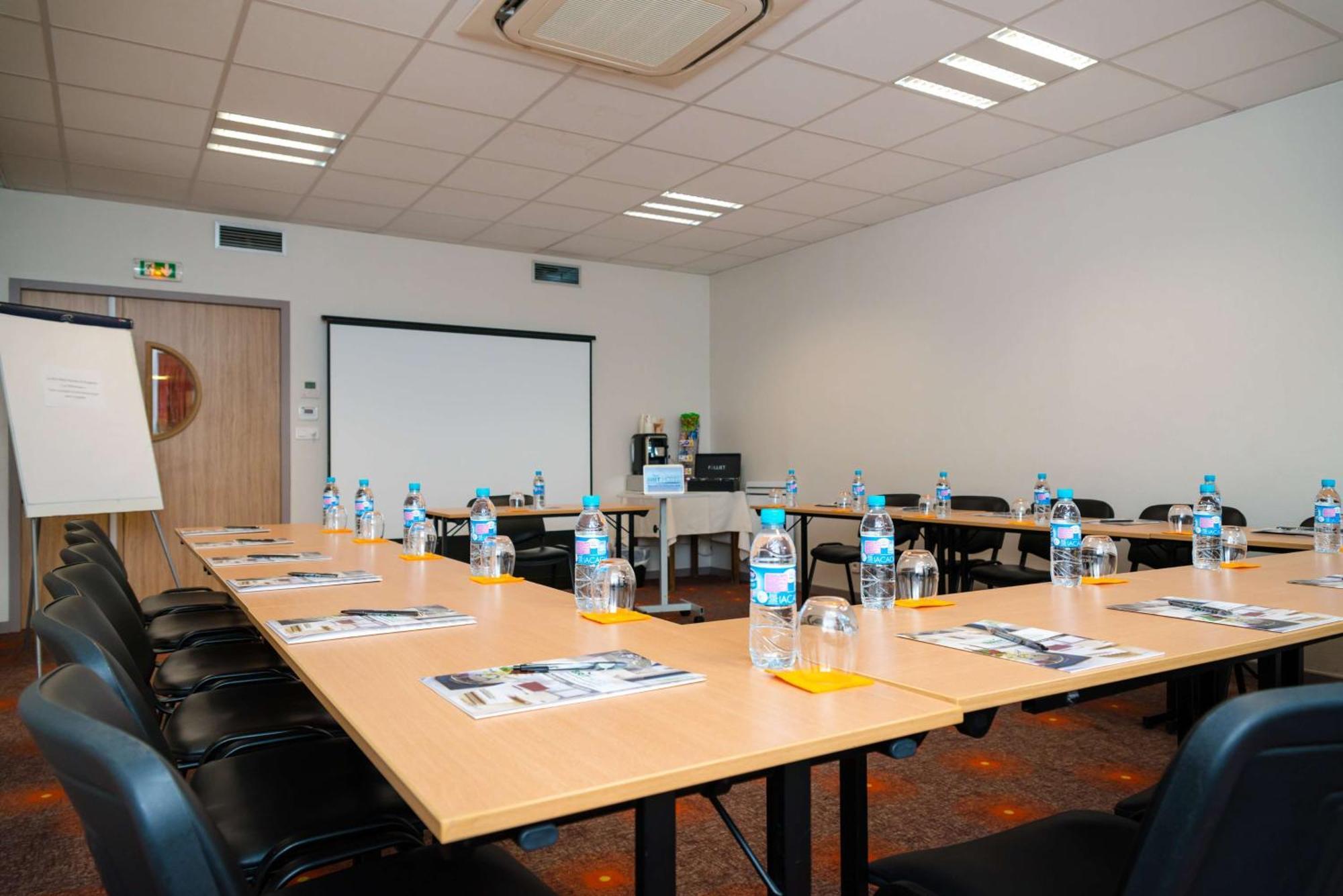 Brit Hotel Rennes St Gregoire - Le Villeneuve Saint-Gregoire  Bagian luar foto