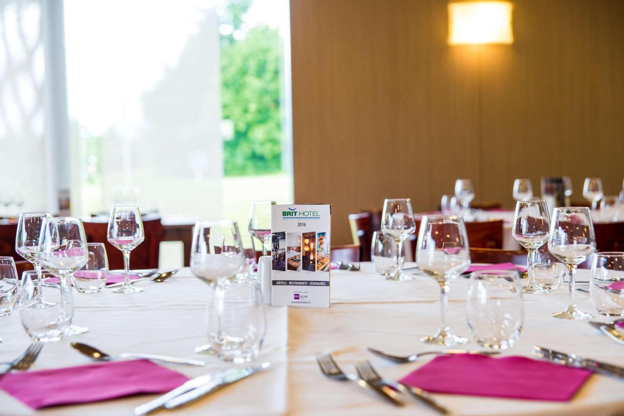 Brit Hotel Rennes St Gregoire - Le Villeneuve Saint-Gregoire  Bagian luar foto