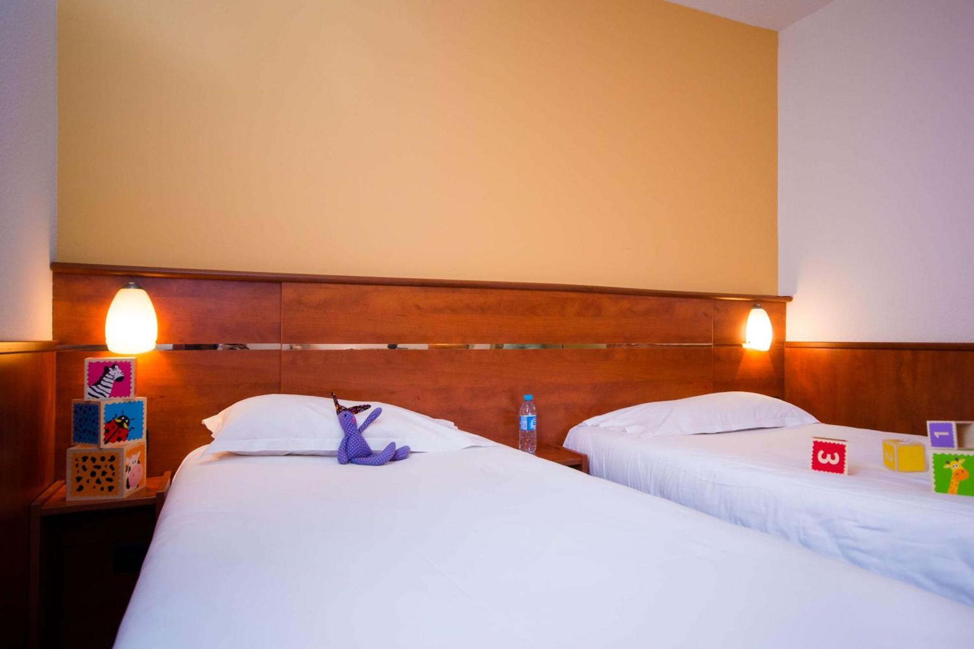 Brit Hotel Rennes St Gregoire - Le Villeneuve Saint-Gregoire  Bagian luar foto