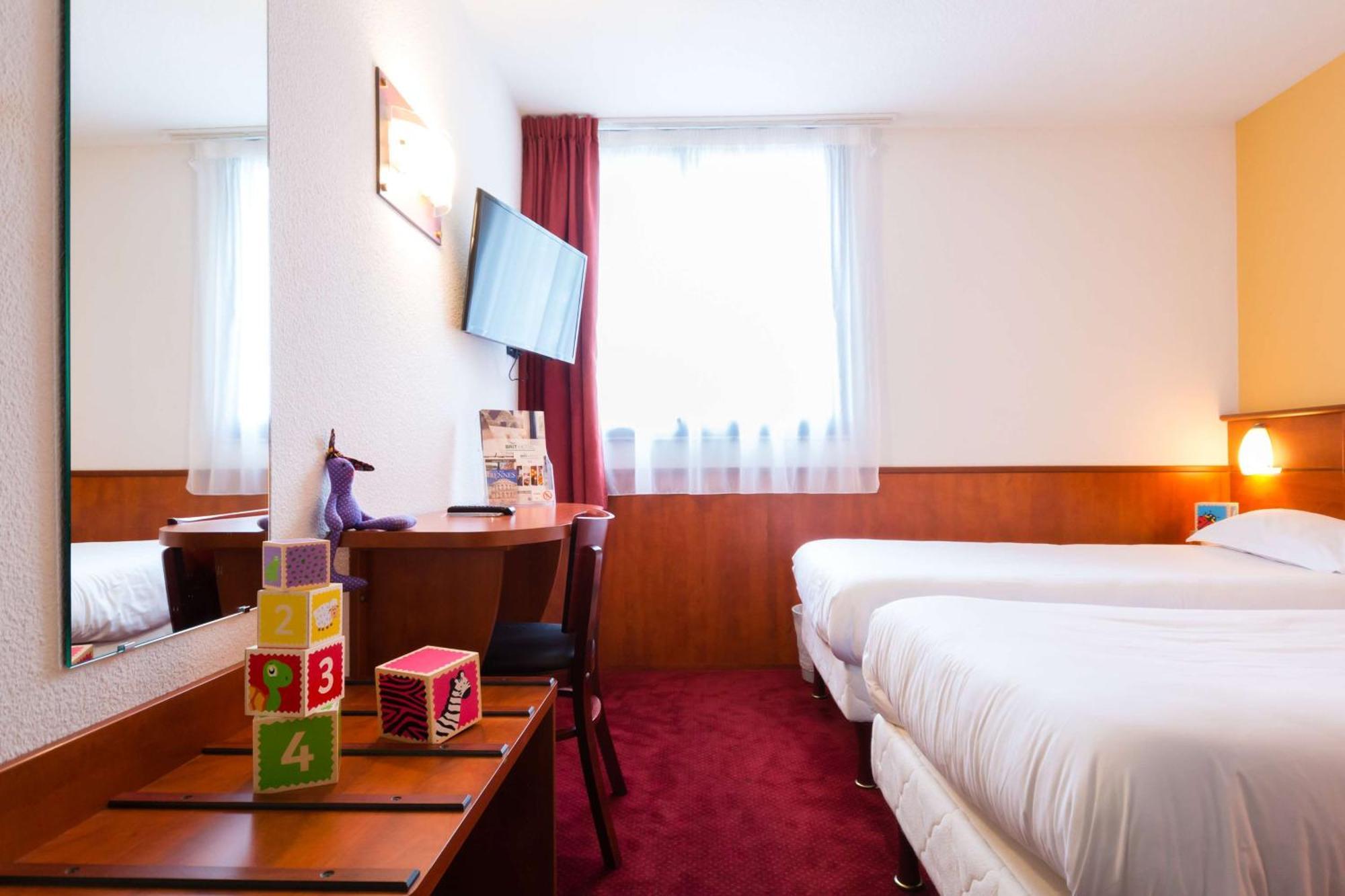 Brit Hotel Rennes St Gregoire - Le Villeneuve Saint-Gregoire  Bagian luar foto
