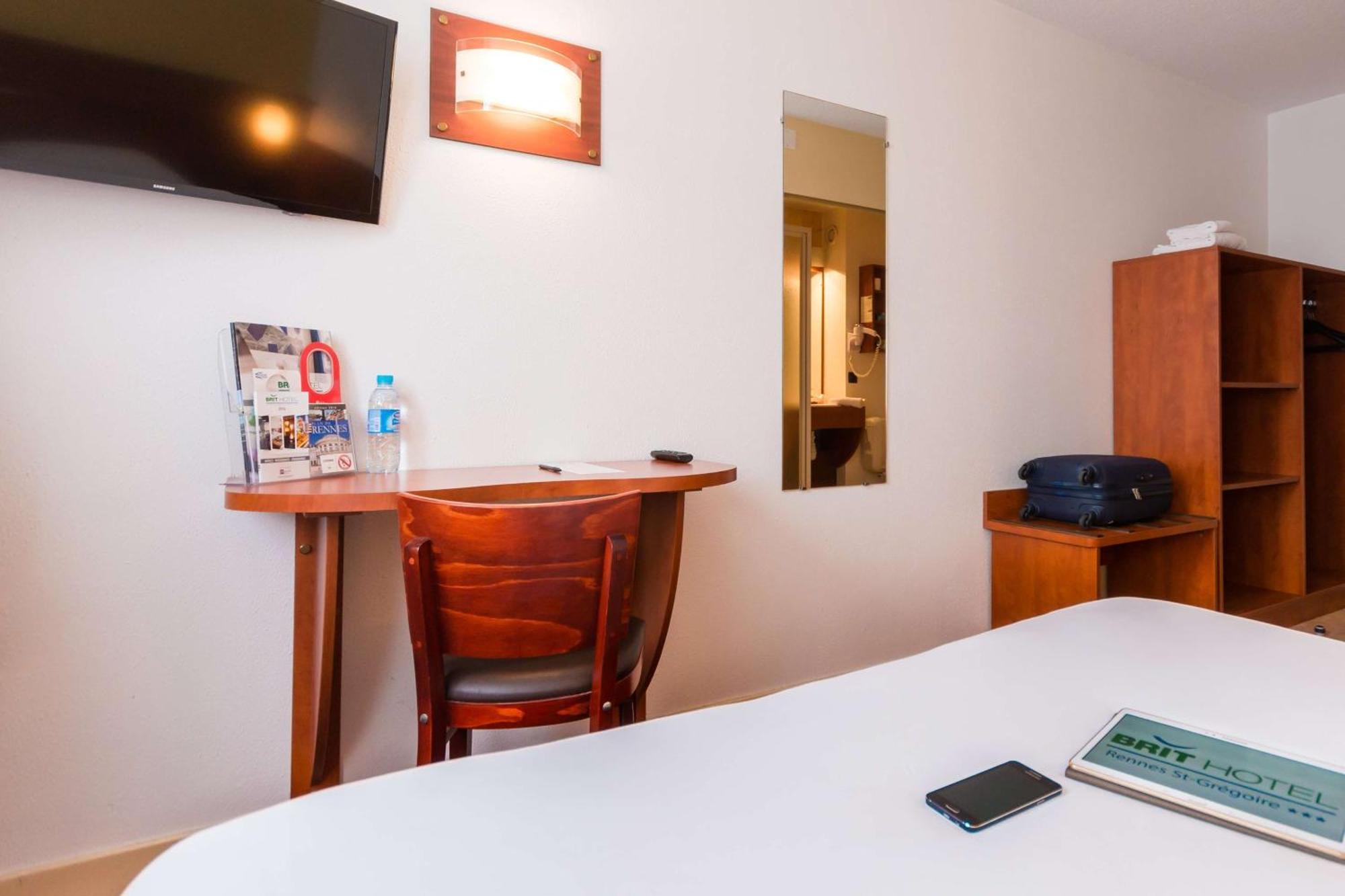 Brit Hotel Rennes St Gregoire - Le Villeneuve Saint-Gregoire  Bagian luar foto